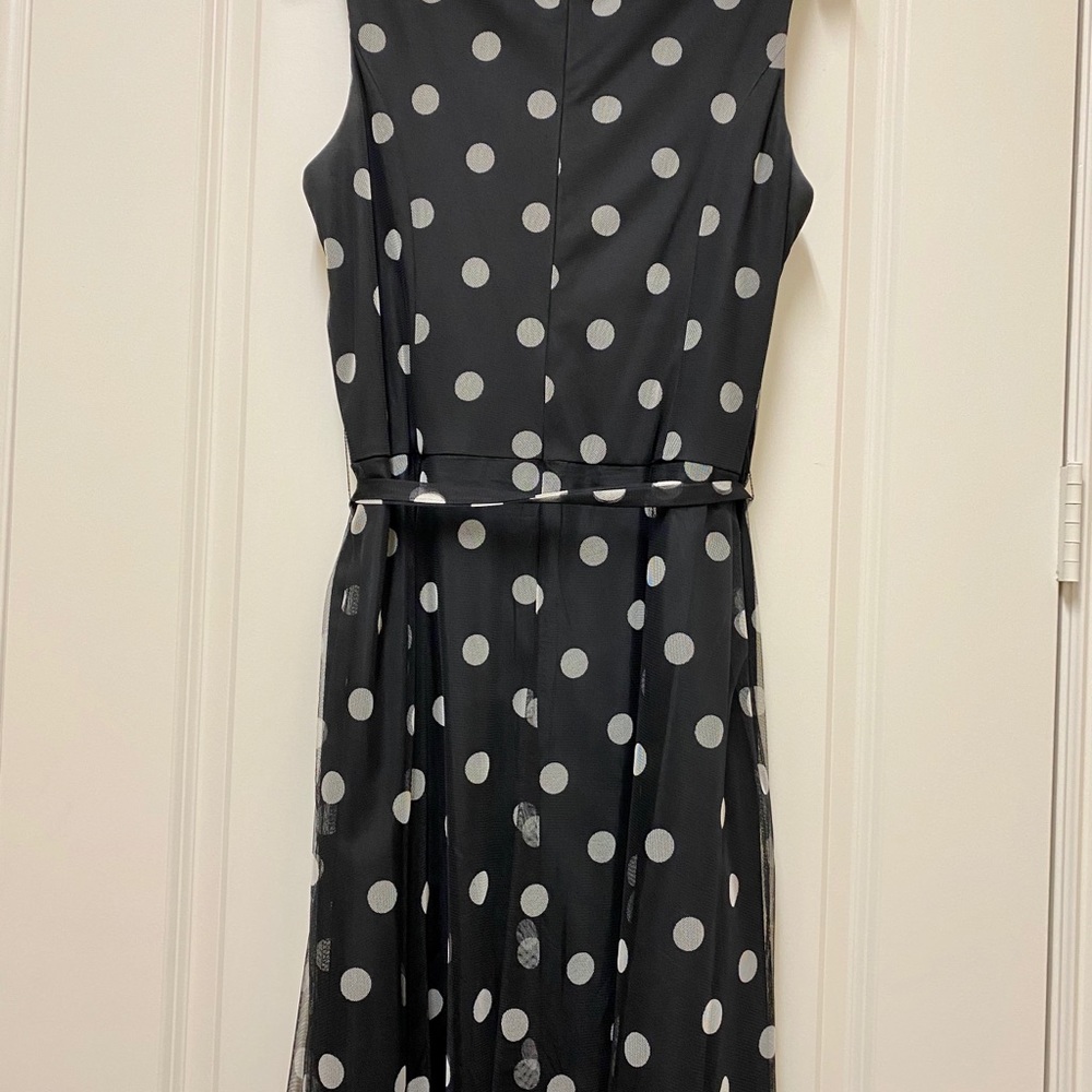 Dress - Picture 3 of 4